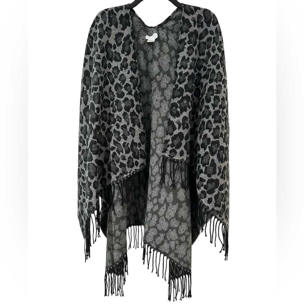 New York & Company Poncho/Shawl
